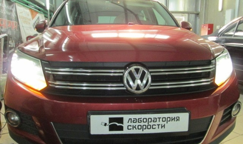 Чип-тюнинг APR с установка даунпайпа на Volkswagen Tiguan 2.0 TSI AT 200hp 2013 года выпуска